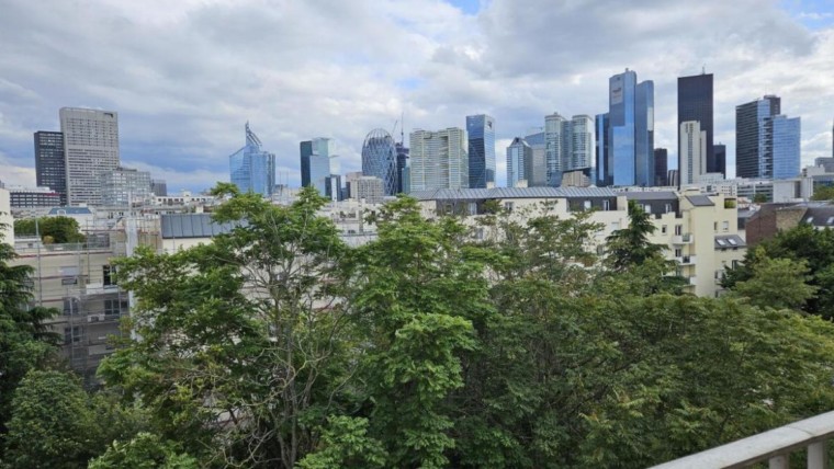 COURBEVOIE – Appartement T2 avec balcon et vue dégagée