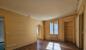 Ecole Militaire - T3 environ 74 m², cave, parking en concession