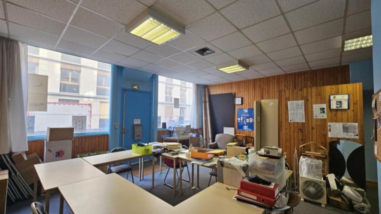 Paris 11ème – Local à usage de bureau en rez-de-chaussée et sous-sol