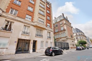 rue MURILLO 75008 Duplex traversant 110 m²  Quartier calme