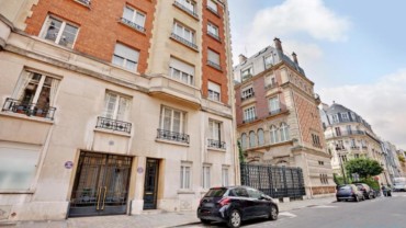 rue MURILLO 75008 Duplex traversant 110 m²  Quartier calme