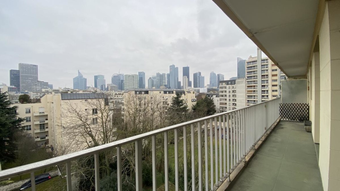 COURBEVOIE – Appartement T2 avec balcon et vue dégagée