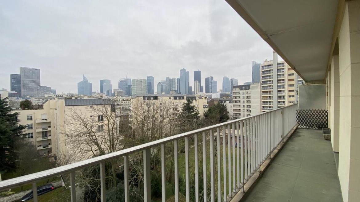 COURBEVOIE – Appartement T2 avec balcon et vue dégagée