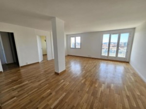 T4, 2 chambres environ 90 m² - Asc, Balcon, Parking, Cave
