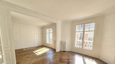 17è Arr, Pereire-Champerret – T5, 90 m² en étage élevé avec ascenseur, cave
