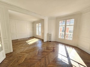 17è Arr, Pereire-Champerret - T5, 90 m² en étage élevé avec ascenseur, cave