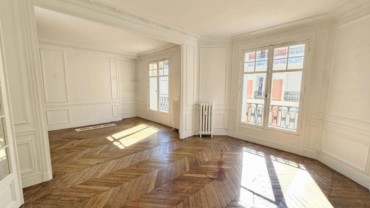 17è Arr, Pereire-Champerret – T5, 90 m² en étage élevé avec ascenseur, cave