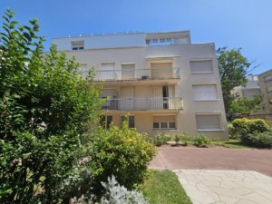 NEUILLY - T3, 70 m² - Balcon, parking, cave