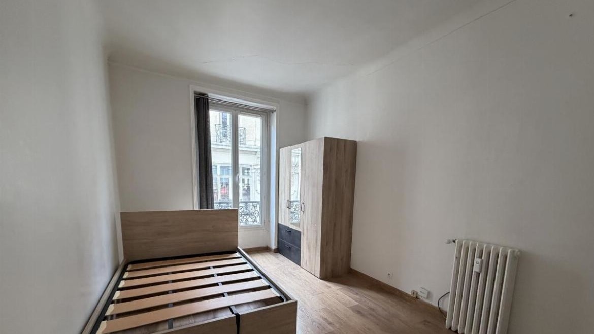 BONNE-NOUVELLE, immeuble avec gardienne – T1 de 17,62 m²