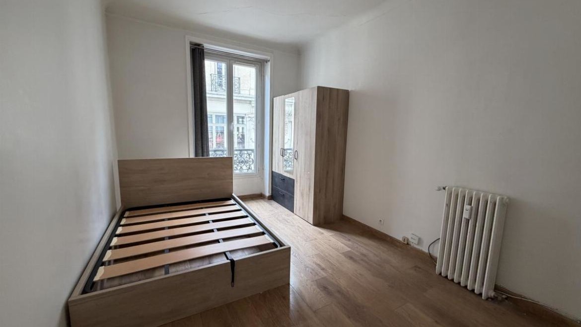 BONNE-NOUVELLE, immeuble avec gardienne – T1 de 17,62 m²