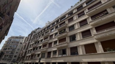 MARCHÉ DE LEVIS / VILLIERS  – Grand T2 avec ascenseur en impasse au calme