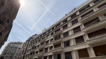 MARCHÉ DE LEVIS / VILLIERS  – Grand T2 avec ascenseur en impasse au calme